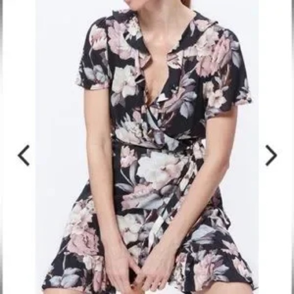 PAIGE floral wrap tie waist dress feminine size large